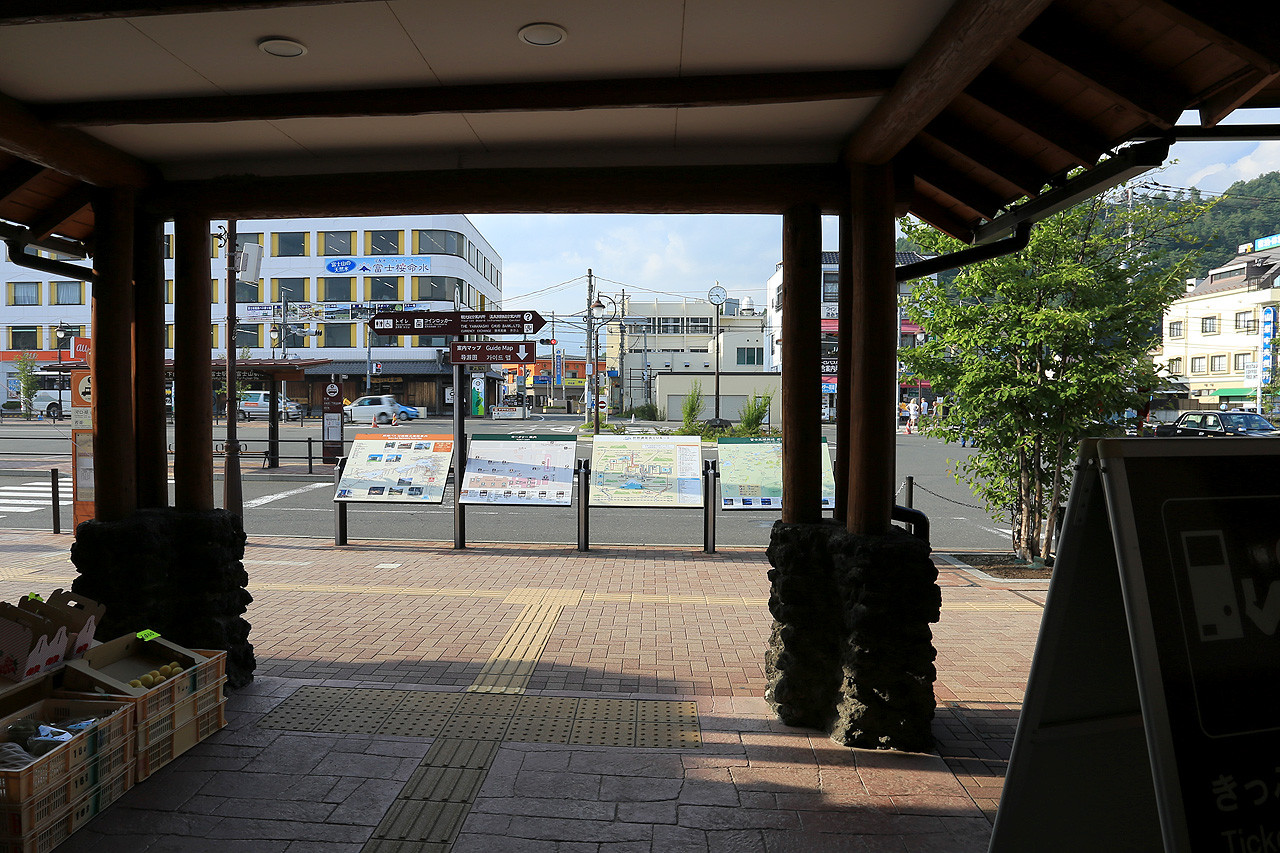 Kawaguchiko Station Fujikyu Retro and Sightseeing bus, and Map